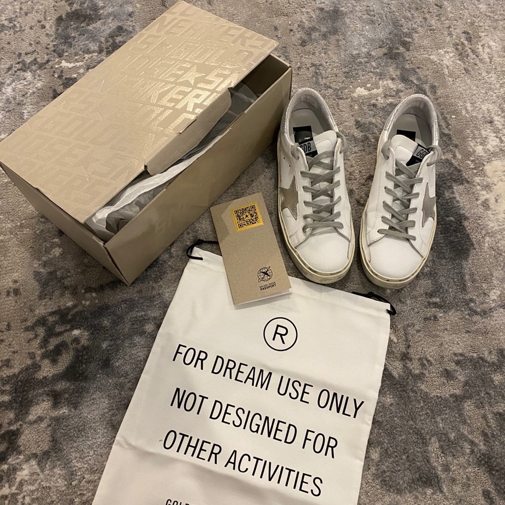 SOLD - Hi Star metallic golden goose sneakers - Picture 4 of 7